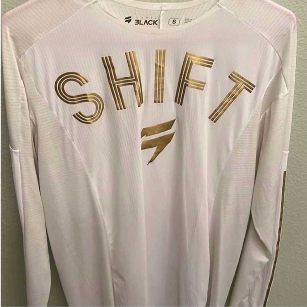 Shift jersey